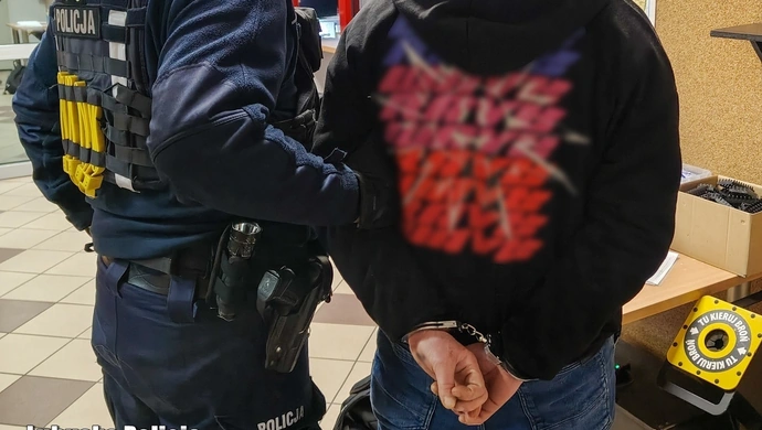 Włamywacz nie wiedział, że ktoś go obserwuje. Kamera na działkach we Wschowie nagrała wszystko