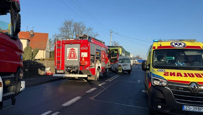 65-latek zjechał wprost pod ciężarówkę. DK12 we Wschowie zablokowana
