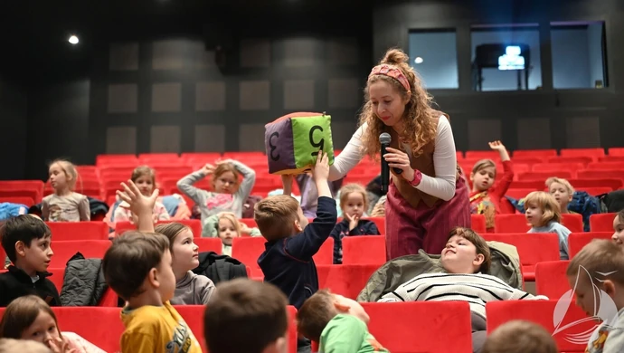 KinoPrzedszkole w Kinie Żeglarz. Przedszkolaki ze Sławy na pierwszych zajęciach filmowych