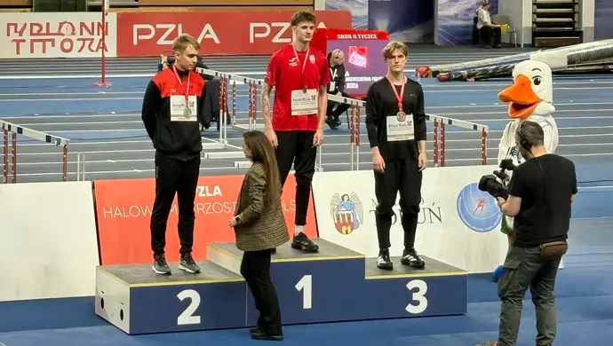 Brąz U-23 i szóste miejsce w kraju. Gabriel Dziełakowski na Halowych MP w Toruniu