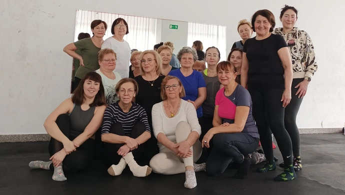 Aktywny Senior z Anetą Małucką. Ruszyły bezpłatne zajęcia ruchowe dla mieszkańców z powiatu wschowskiego