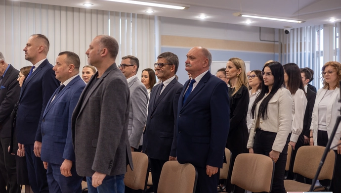 Złote Medale za Długoletnią Służbę. Prezydent RP uhonorował pracowników Starostwa Powiatowego we Wschowie