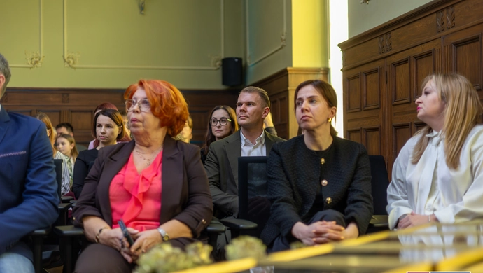 Gala „Bądź Mistrzem z Burmistrzem”. Młodzi sportowcy z gminy Wschowa odebrali stypendia w ratuszu [ZDJĘCIA]