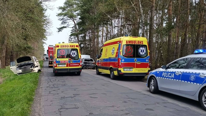 Skręcał w lewo, nie spojrzał w lusterko. Trzy Volkswageny rozbite na trasie Gola - Szreniawa