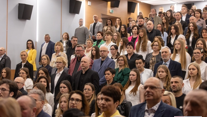 80. rocznik I LO we Wschowie odebrał świadectwa. „Zan to nie tylko miejsce, a sposób myślenia” [300+ ZDJĘĆ]