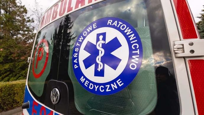 Nastolatka trafiła do szpitala. Potrącenie na przejściu dla pieszych w Sławie