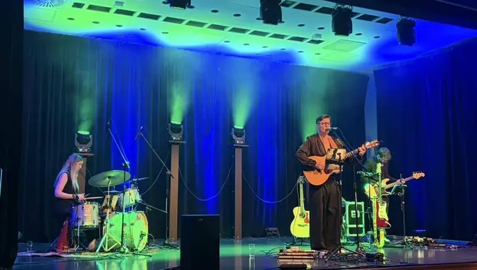 Promocję albumu rozpoczął w rodzinnej Wschowie. Mariusz Totoszko wystąpił na scenie CKiR