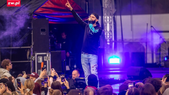 Było „głośno i radośnie”. Piersi i Blacha 2115 na scenie Dni Wschowy 2026 [FOTO]