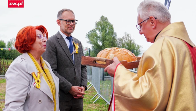 Gminne Święto Plonów w Kandlewie. Dożynki odbywają się przy nowej sali wiejskiej [ZDJĘCIA]