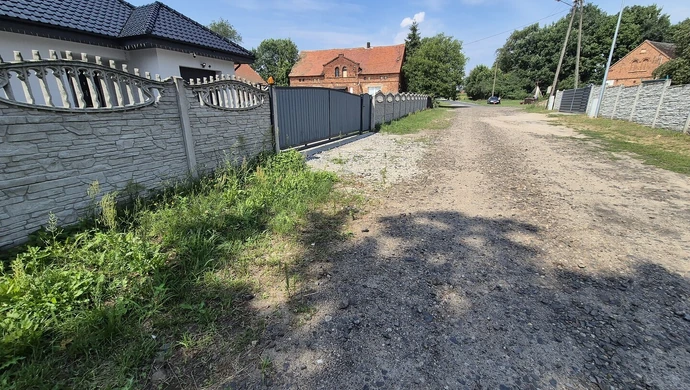 Umowa na odbudowę drogi w Kowalewie podpisana. Prace mają potrwać trzy miesiące