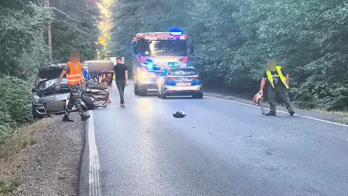 Zderzenie na trasie Sława - Lubiatów. 51-latek wjechał pod ciężarówkę