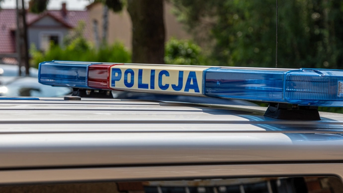 Kontrola drogowa w Sławie ujawniła poszukiwaną. 22-latka jechała bez uprawnień i OC