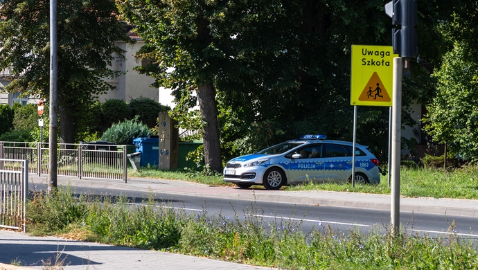 Nożownik pod wschowskimi podstawówkami? Policja dementuje plotkę