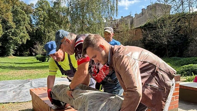 „Flecista” powraca na swoje miejsce. Odsłonięcie zaplanowano podczas Królewskiego Festiwalu Muzyki