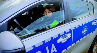 W klapkach i swetrze szedł przez miasto. Senior z Góry nie pamiętał, gdzie mieszka. Policjanci odwieźli go do domu