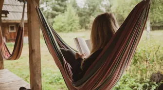 Wieczorne rytuały wyciszenia – naturalne sposoby na regenerację