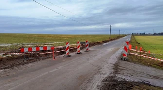 Roztopy uszkodziły drogę. Utrudnienia między Sławą a Przybyszowem