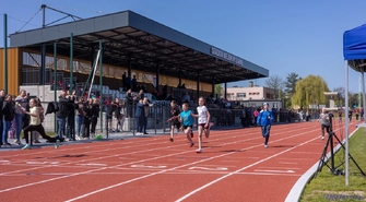 Pierwsze zawody, pierwsze rekordy. Lekkoatleci ochrzcili stadion w Sławie [ZDJĘCIA]