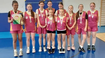 Sukces drużyny trenera Czesława Kuppe. Koszykarki z SP1 Wschowa drugie w Lubuskiem