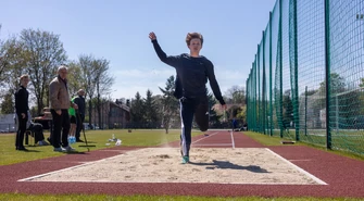 Lekkoatletyka dla dzieci w Sławie. Treningi poprowadzi Gabriel Dziełakowski