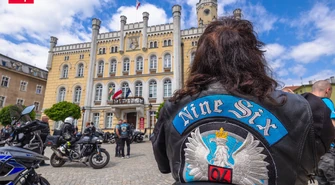 Kilkudziesięciu motocyklistów Nine Six MC na wschowskim Rynku [ZDJĘCIA]