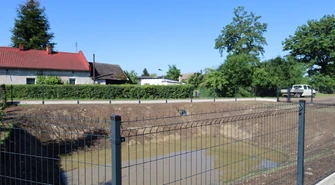 Czystsze stawy i nowe ogrodzenie w Dryżynie. Gmina rozliczyła prace przy trzech zbiornikach