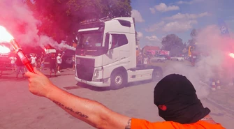 Konwój przejechał ulicami, teraz czas na piknik charytatywny. Drogowi Mikołajowie opanowali Wschowę [ZDJĘCIA]