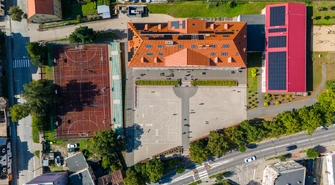 Sprzęt ze środków KPO trafia do wschowskich szkół. „Konkretne pieniądze”