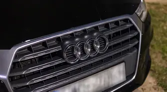 Audi dachowało między Zbarzewem a Osową Sienią. Ranna 17-latka