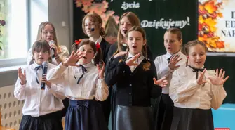 Gminny Dzień Edukacji Narodowej w Osowej Sieni. Burmistrz nagrodził 15 nauczycielek