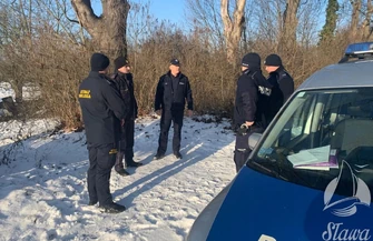 Strażnicy miejscy i policjanci w poszukiwaniu osób w kryzysie bezdomności