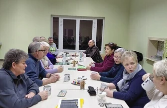 Kolędy taniec i wizyta policji. Styczeń w klubach seniora gminy Szlichtyngowa