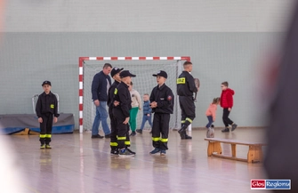 Połączyć węże zawiązać węzeł przenieść gaśnicę. Młodzieżowe Drużyny Pożarnicze rywalizowały we Wschowie