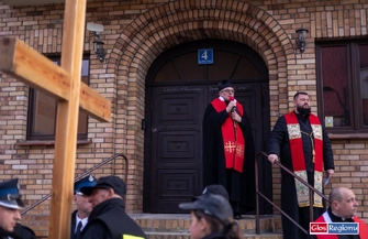 Droga Krzyżowa ulicami Wschowy. Krzyż to znak miłości nie pogardy ZDJĘCIA