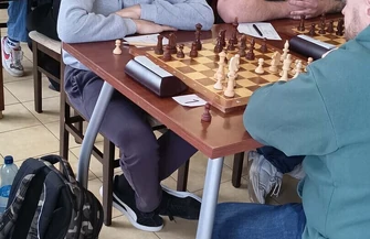 Podwójne podium i III kategoria. Szachiści Hetmana Wschowa błysnęli w Nowym Żabnie