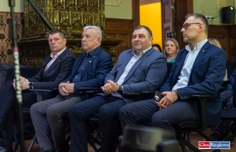 Gala Bądź Mistrzem z Burmistrzem. Młodzi sportowcy z gminy Wschowa odebrali stypendia w ratuszu