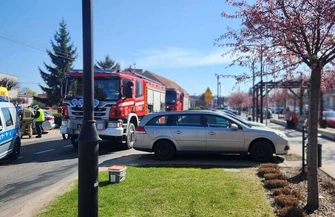 Kolizja w centrum Sławy. Droga wojewódzka zablokowana