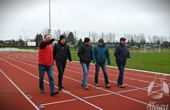 Były jużpierwsze mecze teraz czas na zawody lekkoatletyczne. Przedstawiciele ZLKL odwiedzili Stadion Miejski w Sławie