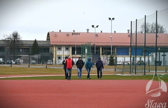 Były jużpierwsze mecze teraz czas na zawody lekkoatletyczne. Przedstawiciele ZLKL odwiedzili Stadion Miejski w Sławie