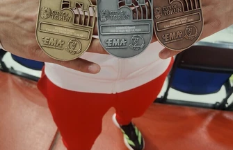 Dawid Dobroś z medalami mistrzostw Europy Swoją przygodę ze sportem zaczynał w Osowej Sieni