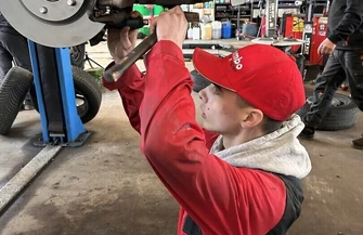 Kacper Kostka ze Wschowy najlepszym młodym mechanikiem w Lubuskiem