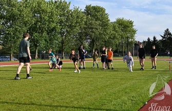 Sekcja lekkoatletyczna jużpo pierwszych zajęciach. Treningi na Stadionie w Sławie prowadzi Gabriel Dziełakowski