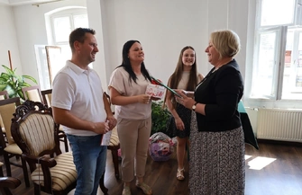 Nadia otrzymała prezenty od szlichtyngowskich radnych