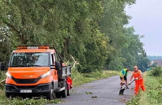 Gwałtowna burza nad GminąWschowa. Uszkodzone dachy połamane drzewa blisko 80 zgłoszeń AKTUALIZACJA