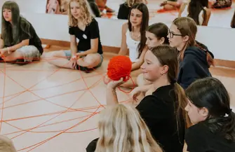 Wschowska młodzież nagrywa dźwięki miasta. Pierwszy tydzień teatralnej półkolonii CKiR za nimi