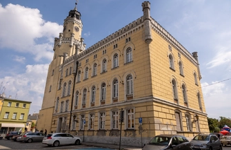 Tylna ściana budynku ratusza we Wschowie