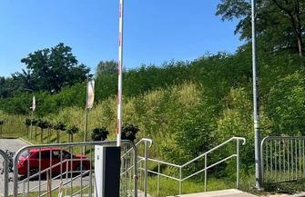 Co słychaćw Lginiu Przy plaży stanąłnowy szlaban zadbano równieżo boisko do plażówki