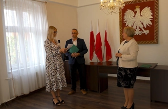 Nauczyciele mianowani oraz przedstawiciele gminy Szlichtyngowa