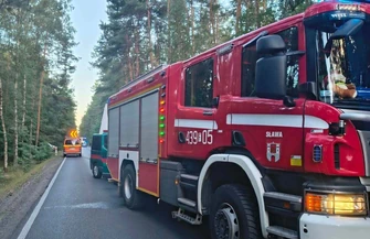 Zderzenie na trasie Sława - Lubiatów. 51-latek wjechał pod ciężarówkę