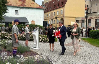 We Wschowie uczczono 87. rocznicę wybuchu II wojny światowej pod pomnikiem przy ul. Łaziennej.